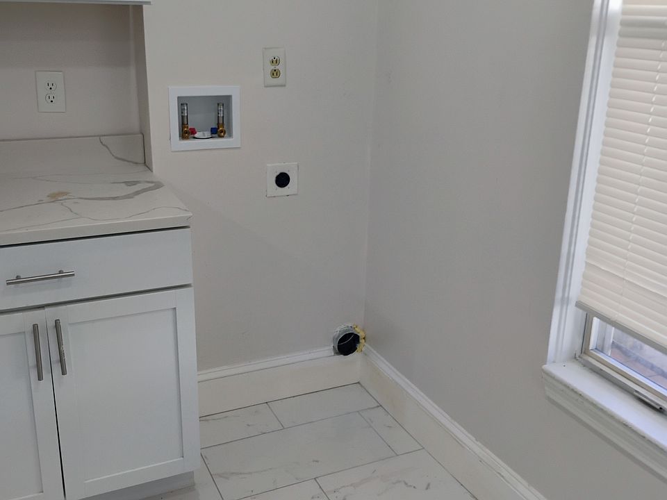 2nd image of 25 Woodville St Floor 1