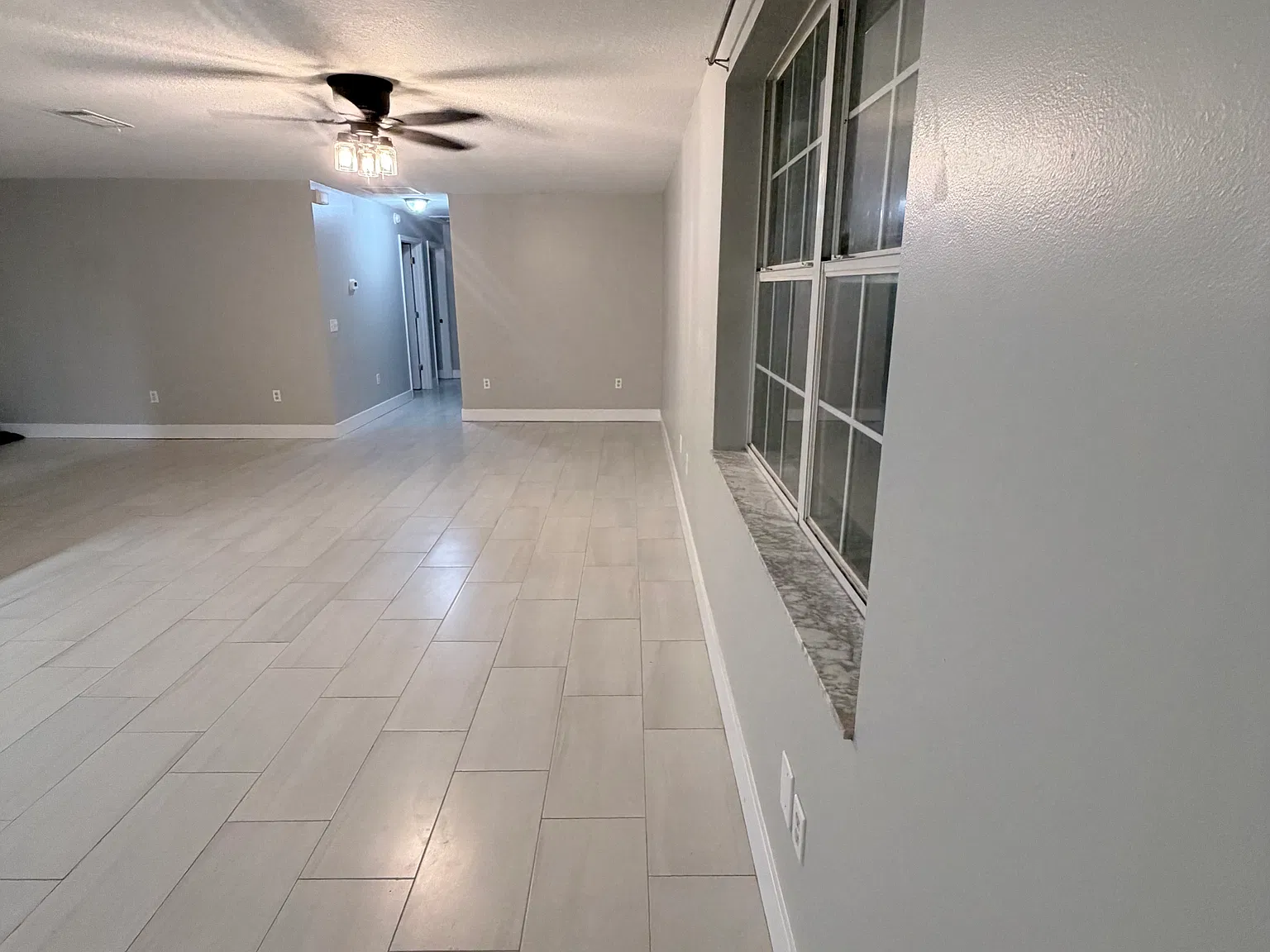 2985 Bay St — Photo 2