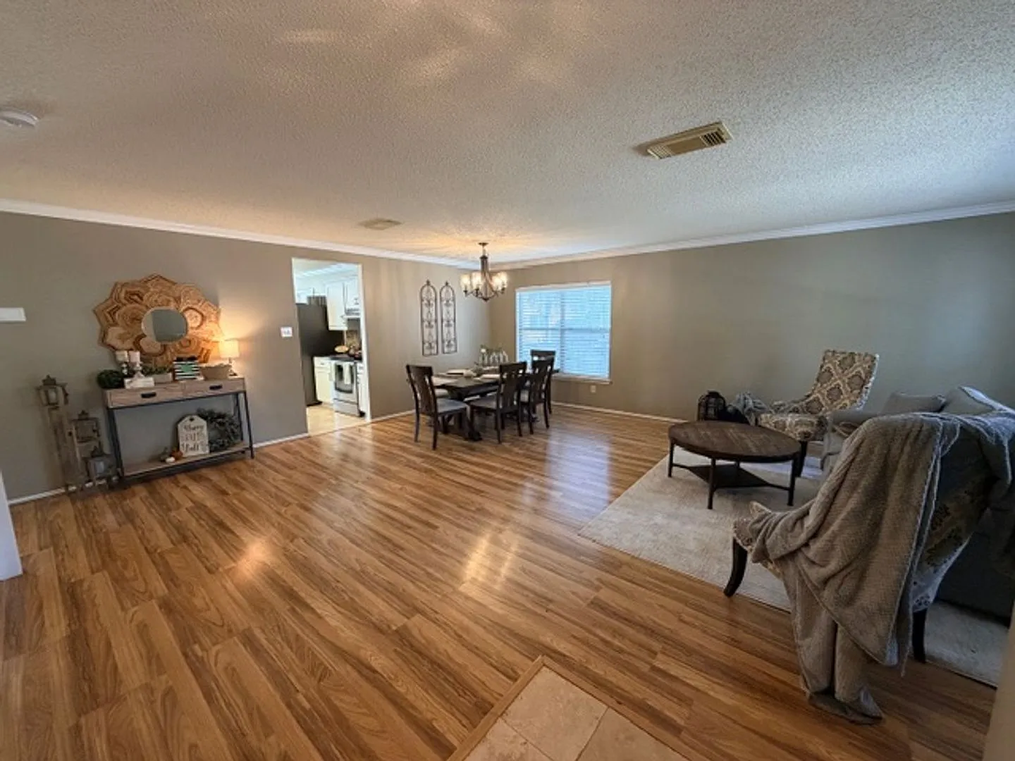 311 Upland Creek, 78245 — Photo 2