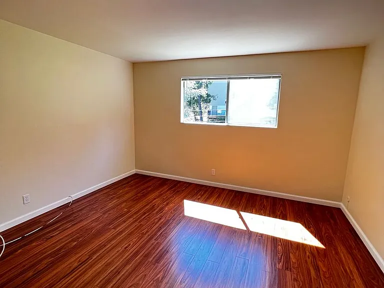 2157 Carlmont Dr — Photo 6