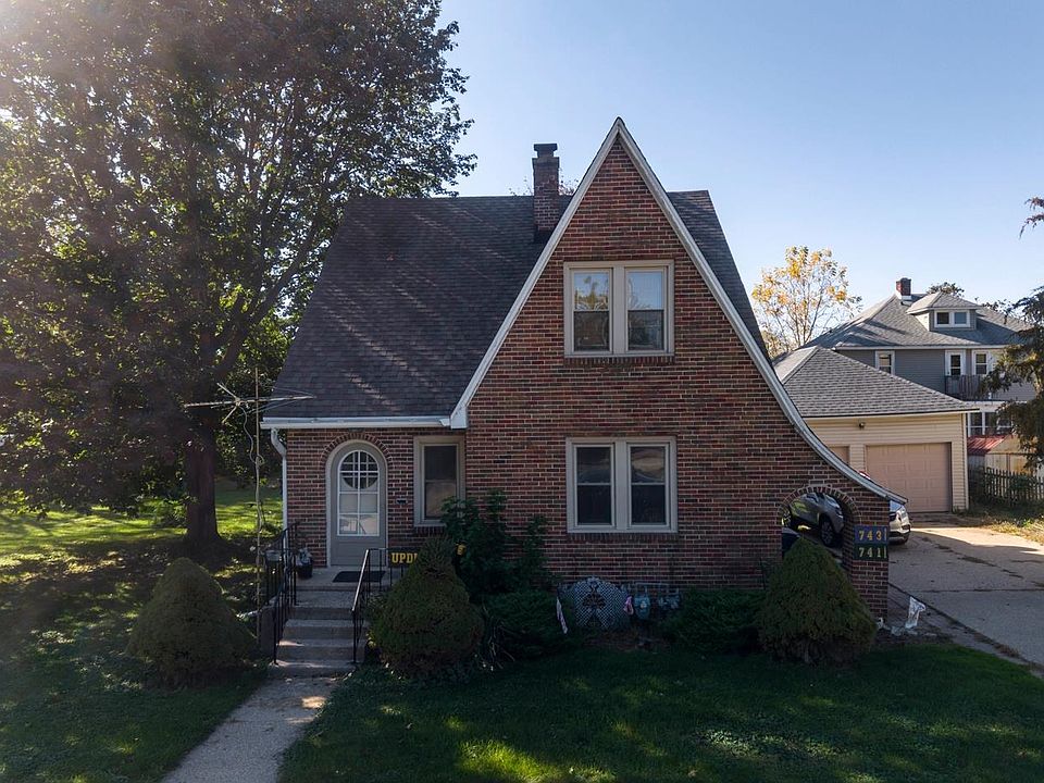 1st image of 741 Caroline St