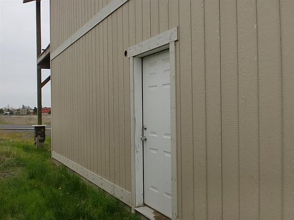 3rd image of 728 W Wanapum Dr