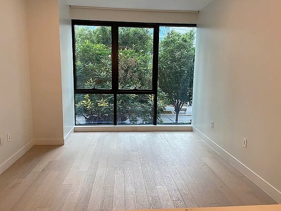 3rd image of 5 Court Sq APT 2C