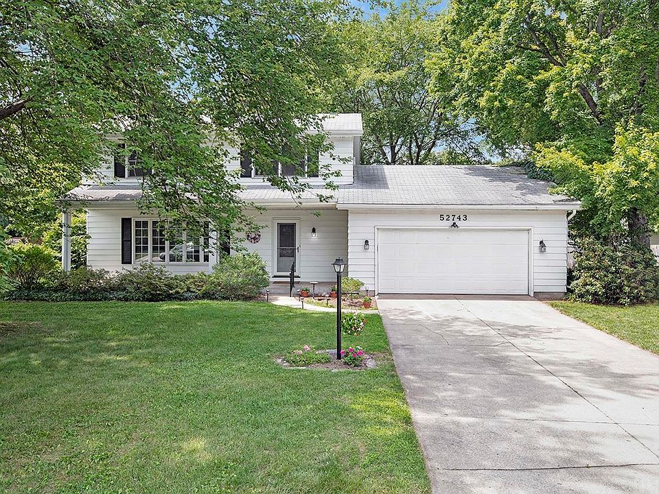 1st image of 52743 W Cypress Cir