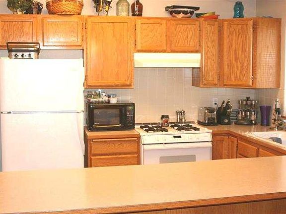 2nd image of 410 S Lucille Ct