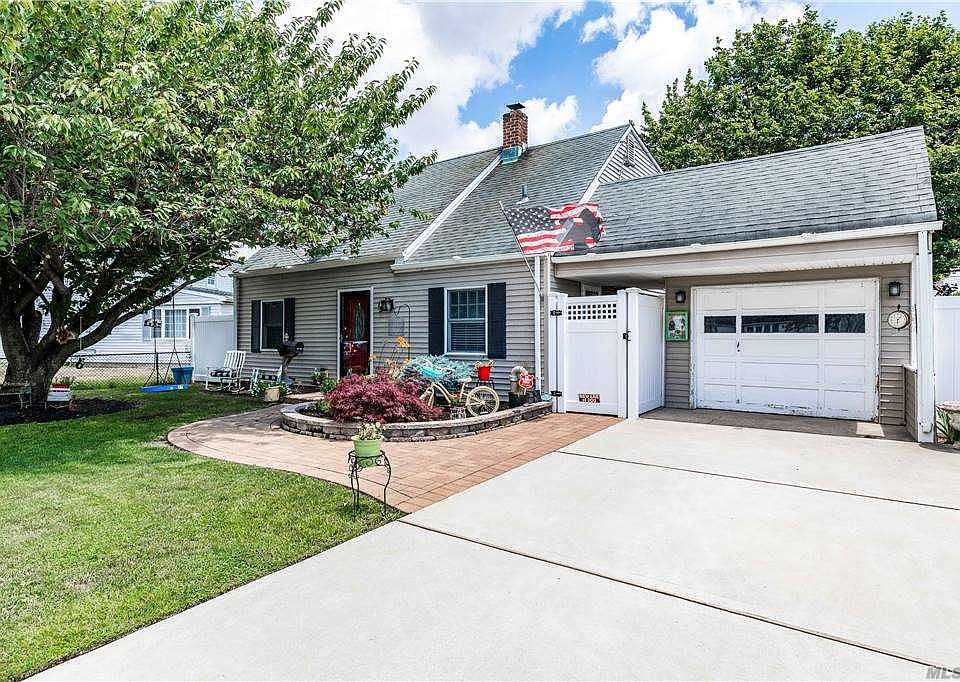1st image of 15 Chapel Ln