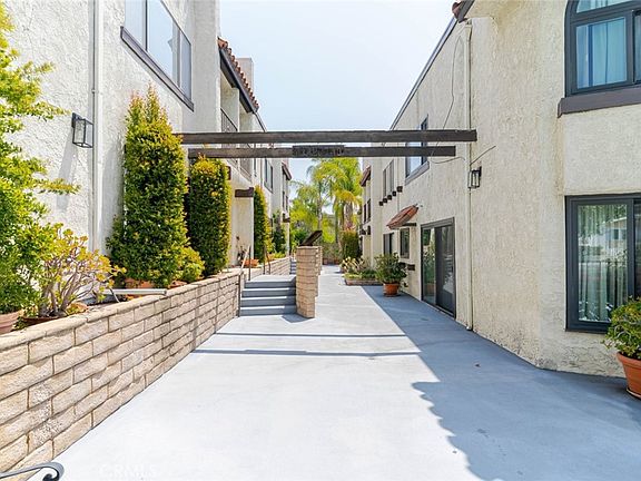 2nd image of 4136 Ocean View Blvd