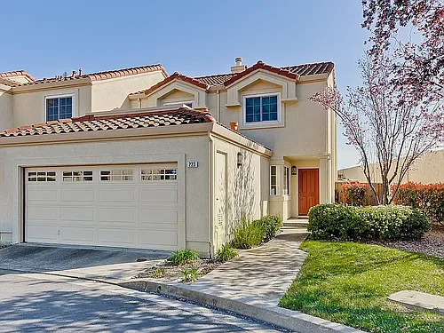 223 Fairmeadow Way Photo 1