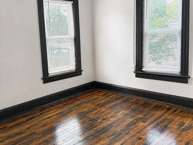 115 Mohawk St — Photo 6