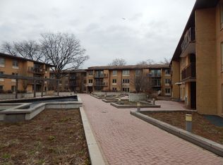 2400 W Talcott Rd APT 222, Park Ridge, IL 60068