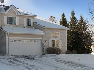 17605 Hackberry Ct, Eden Prairie, MN 55347