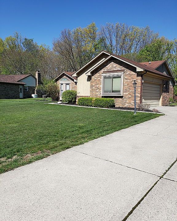 1st image of 23541 Scott Dr