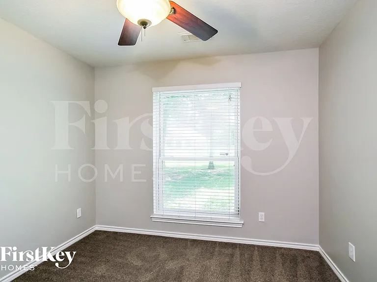 503 Mesquite Dr — Photo 10