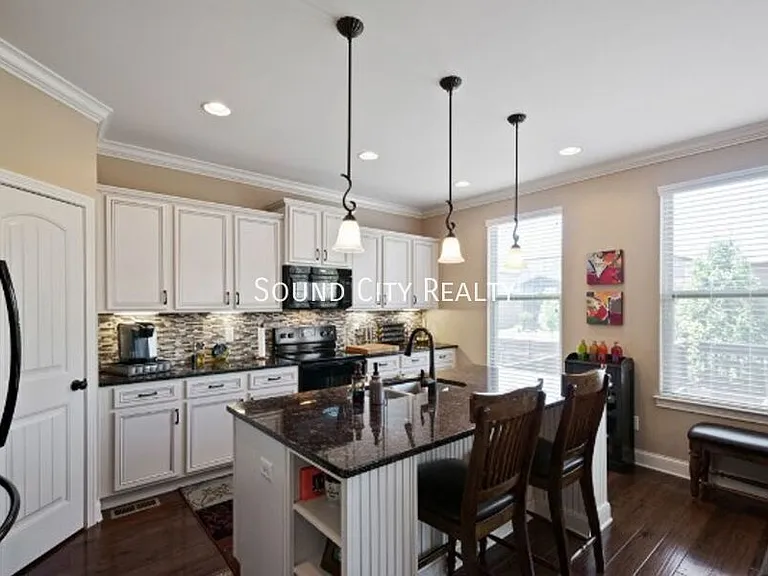 5128 Mountainbrook Cir — Photo 29