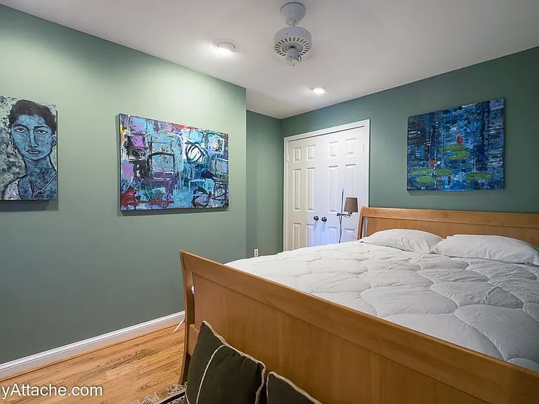 224 E St NE — Photo 31
