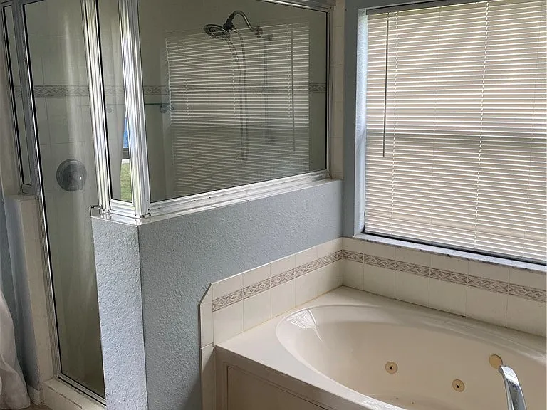 421 NW 36th Ave — Photo 9