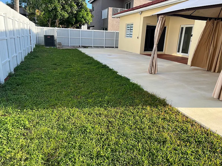 6121 SW 159th Ct — Photo 24