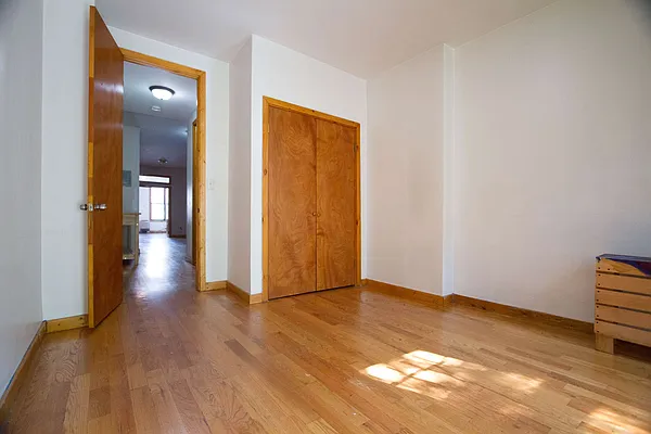 Rented by Nooklyn NYC LLC | media 70