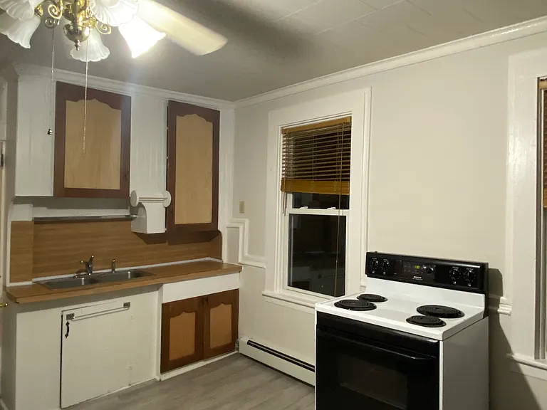 276 Park Ave — Photo 3
