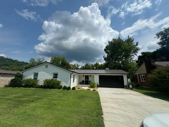 155 Cherry Ln, Pikeville, KY 41501