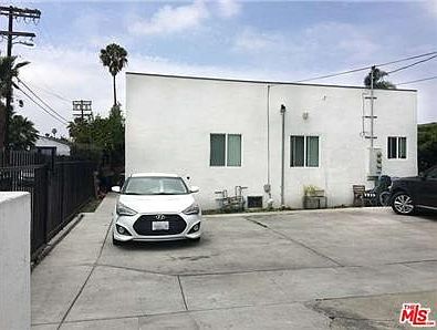 2nd image of 3048 West Blvd