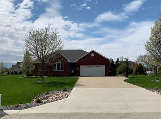 2252 Valley View Dr, Kankakee, IL 60901