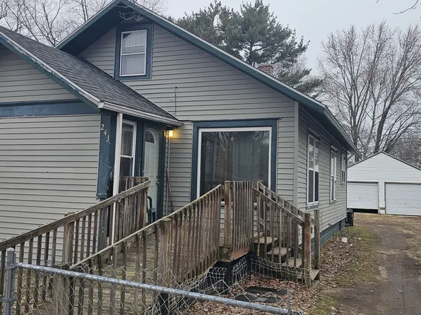 243 Parker Ave, Benton Harbor, MI 49022