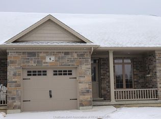 5 Delft Ct, Chatham Kent, ON N0P 1A0