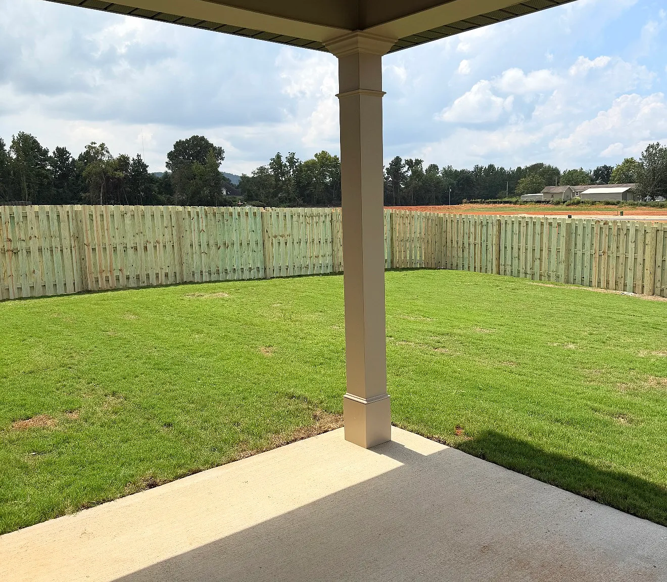 3 bed, 2100 sqft, $650 — Photo 3