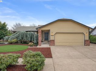 2418 Kalmia St, Eugene, OR 97404