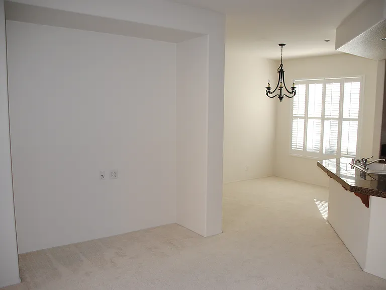 672 Kellogg St — Photo 1