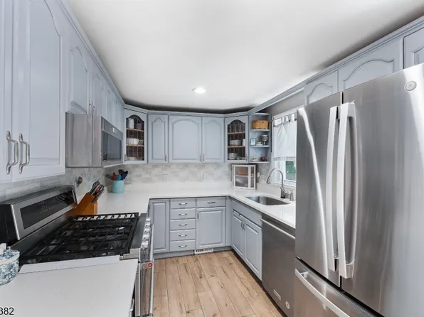 19 Glenview Dr, West Orange Twp., NJ 07052