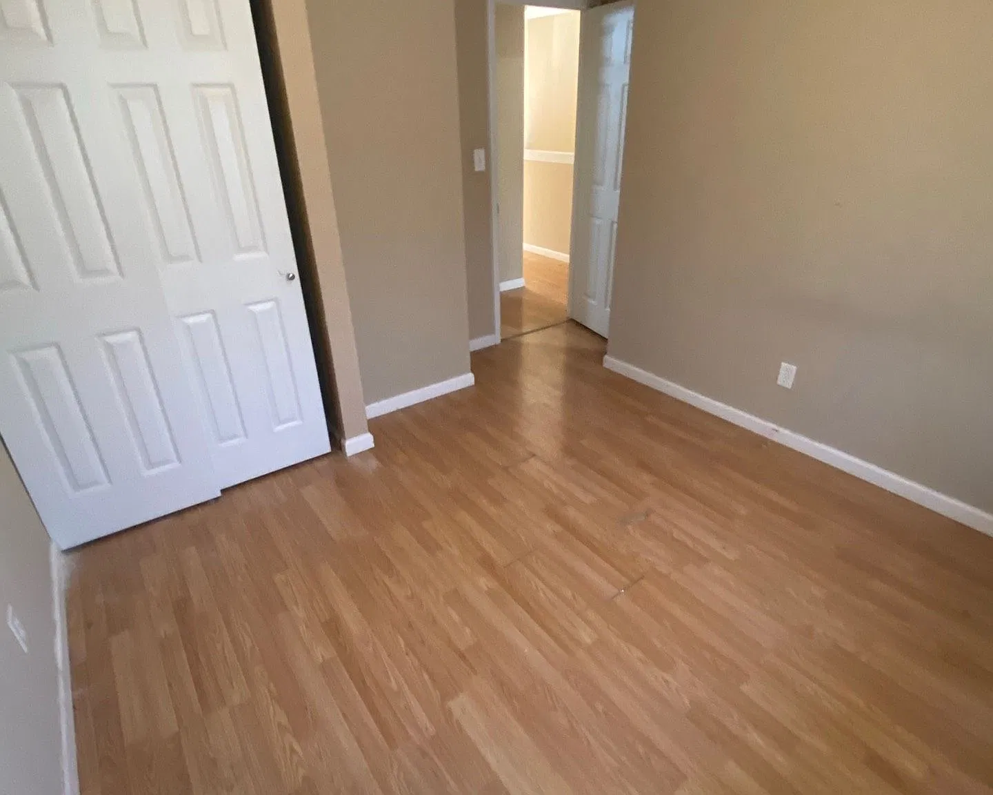 3 bed, $1,200 — Photo 2