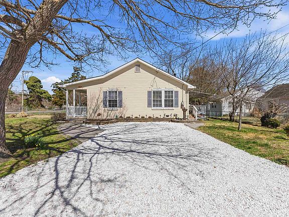 3rd image of 1512 Bayshore Rd