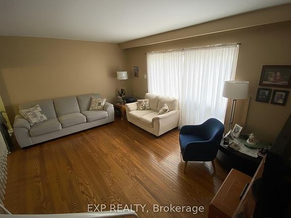 4th image of 55 Godstone Rd #111