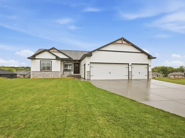 1316 Jasmine Ln NE, Saint Joseph, MN 56374