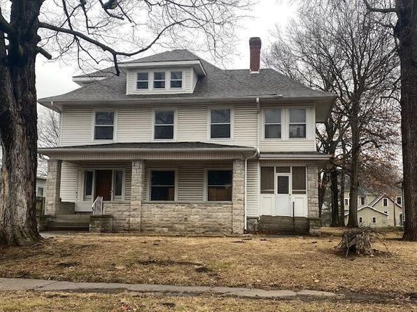 307 E Arrow St, Marshall, MO 65340