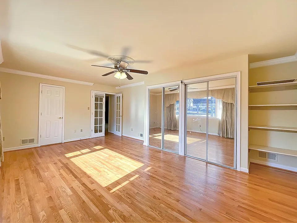 6244 Williamsburg Blvd