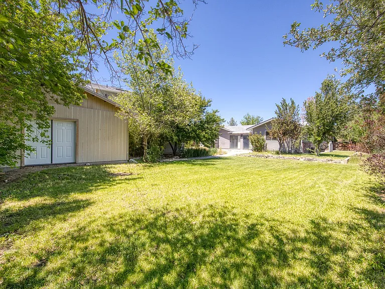 1985 Ponderosa Dr — Photo 7
