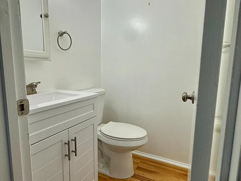 13203 Hampshire Ct — Photo 19