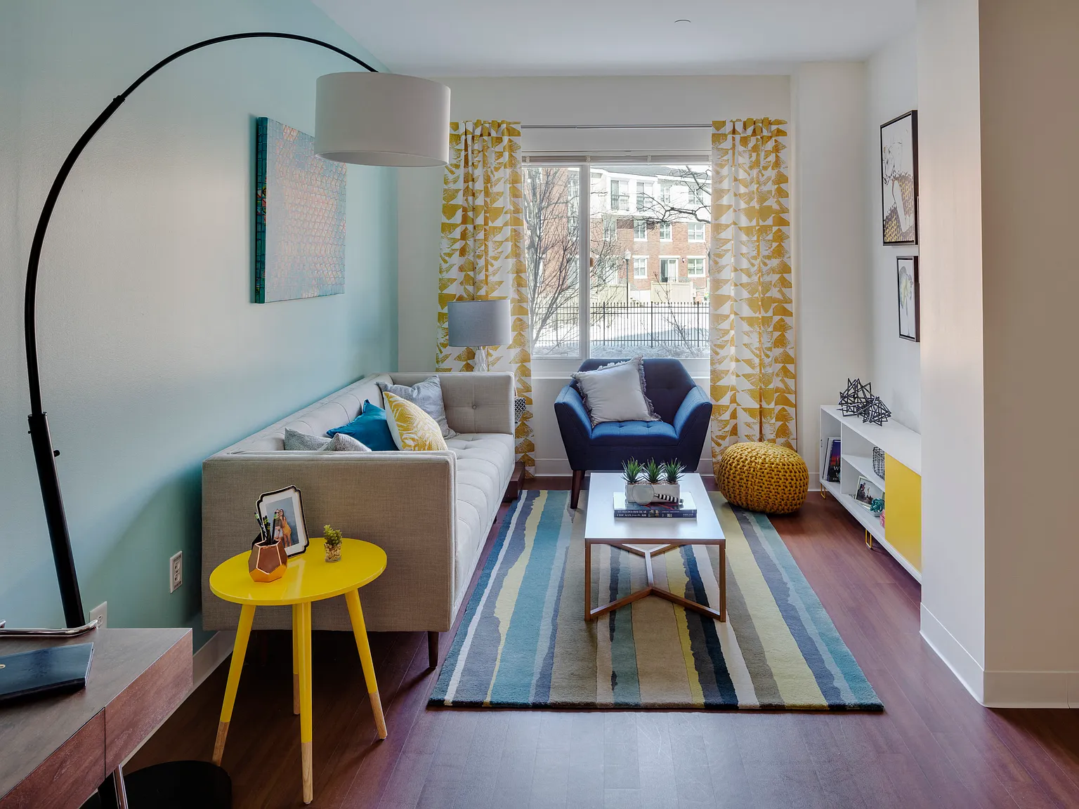 Peninsula Apartments — Photo 4
