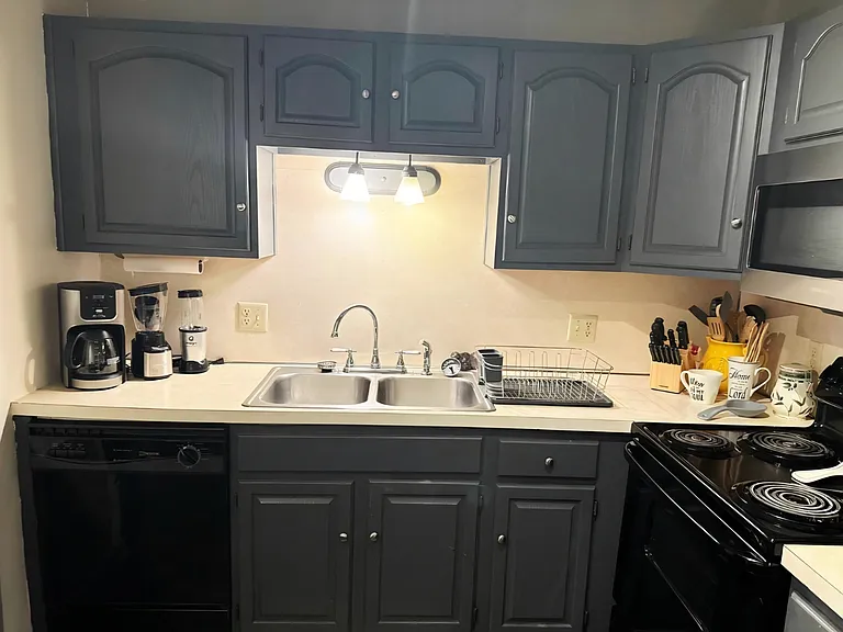 2820 Buxton Ct — Photo 4