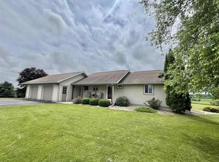 850 Log Town Rd, Mineral Point, WI 53565