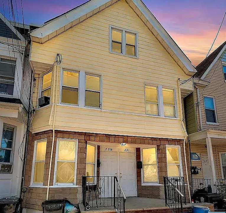 231 Garside St
