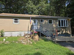 9068 Sherwood Dr, Kunkletown, PA 18058