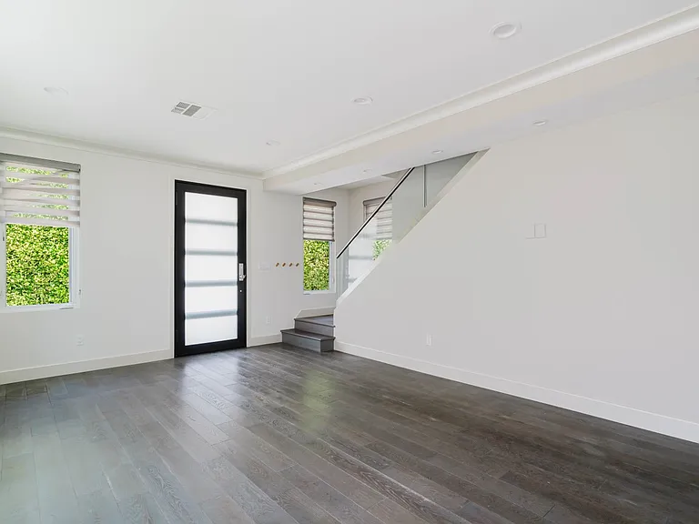 4418 1/2 Kingswell Ave — Photo 9