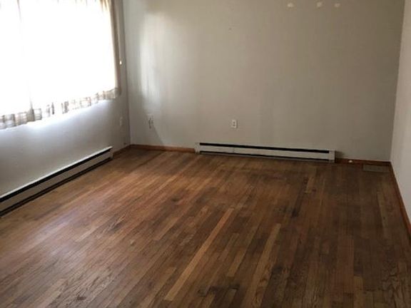 5th image of 404 Sheridan Dr