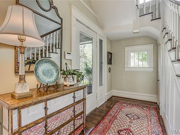 5th image of 28 Pinehurst Dr