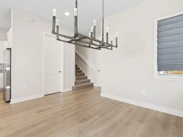 401 Marquesa Cir #1 — Photo 32