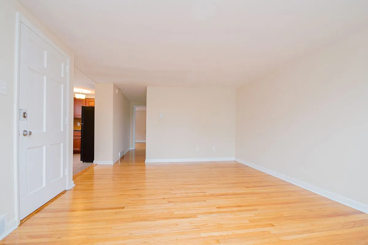 2 bed, 1.0 bath, 882 sqft, $1,850 — Photo 4